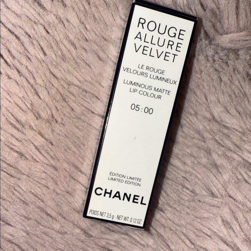 CHANEL Rouge Allure Velvet Lip Colour - Luminous Matte